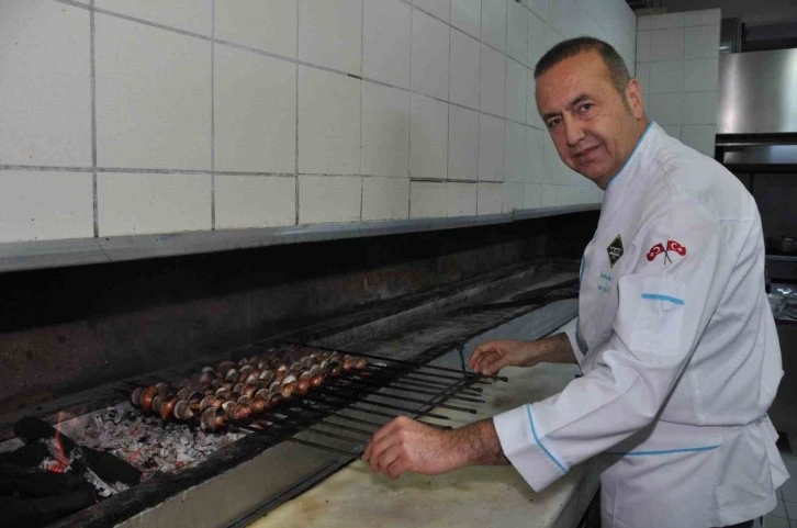 Ünlü şef Öztan’dan soğan kebabı önerisi