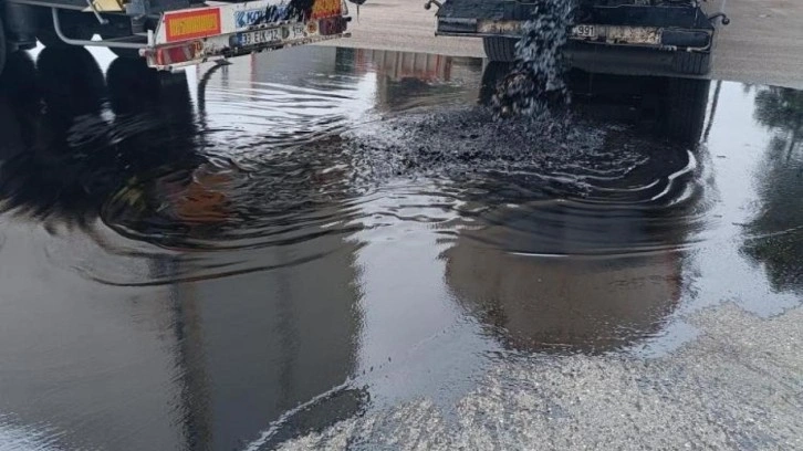 Yakıt dolu tanker ile tır çarpıştı! Binlerce litre yağ oluk oluk yollara aktı