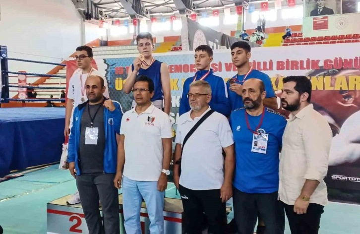 Yenimahalle Belediyesi Spor Kulübü madalyaya doymuyor