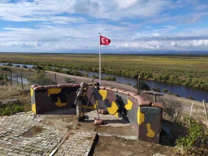 Yunanistan’dan Türkiye’ye girmeye çalışan 2 terörist yakalandı