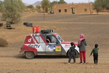 4L Trophy rallisi Afrika’daki çocuklar için gerçekleşti