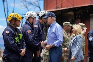 ABD Başkanı Joe Biden, orman yangını felaketinin yaşandığı Hawaii'yi ziyaret etti