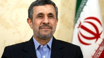 Adaylığı daha önce reddedilen Ahmedinejad seçimler için adaylık başvurusu yaptı