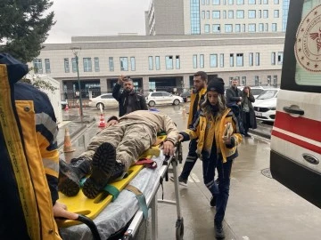 Adıyaman’da askerleri taşıyan araç devrildi: 3 yaralı