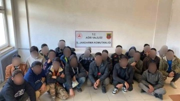 Ağrı’da 25 Afgan göçmen yakalandı, 3 şüpheli gözaltına alındı