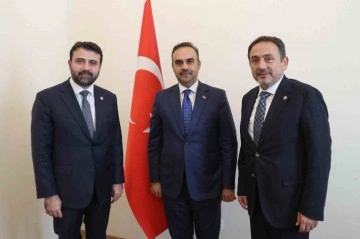 AK Parti milletvekilleri Bakan Kacır’la görüştü