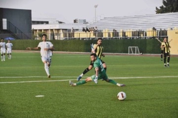 Aliağaspor FK, Manisa FK U19 takımını hazırlık maçında 4-1 yendi