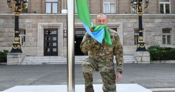 Aliyev, Hankendi ve Hocalı'da Azerbaycan bayrağını göndere çekti