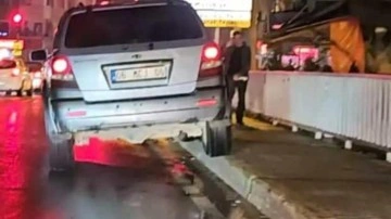 Alkollü sürücü tehlike saçtı! Kaldırımda yürüyen yaya son anda kurtuldu