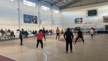 Altunhisar İlçesi’nde Voleybol Turnuvası tamamlandı