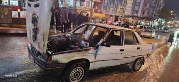 Amasya’da otomobil alev alev yandı