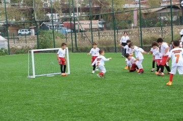 Anaokulları arasında futbol turnuvası