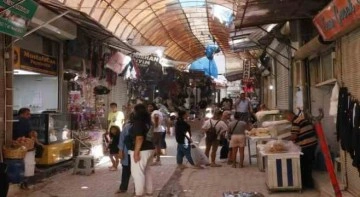 Antakya’nın kalbi tarihi Uzun Çarşı esnafı ihtişamları günlerine dönüyor