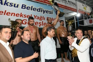 Antalya Aksu’da başpehlivan Mehmet Yeşil Yeşil oldu