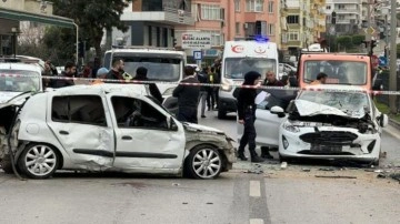 Antalya'da otomobil dehşet saçtı: 2 vatandaş öldü, 3 yaralı