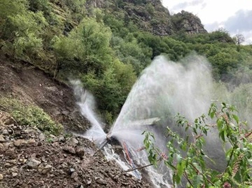 Artvin’de etkili olan sağanak yağış sonrası Hatila Vadisi Milli Parkı’na ulaşım sağlanamıyor