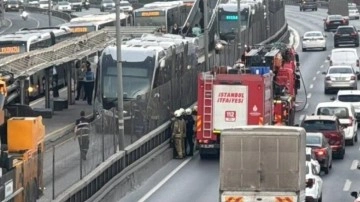 Avcılar'da metrobüs alev aldı