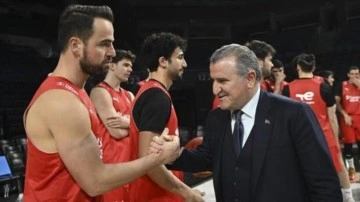 Bakan Bak’tan, A Milli Erkek Basketbol Takımı'na ziyaret