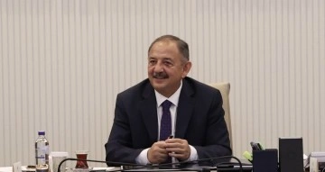 Bakan Özhaseki: "Deprem bölgesinde şehirlerimizi birlikte inşa ediyoruz"