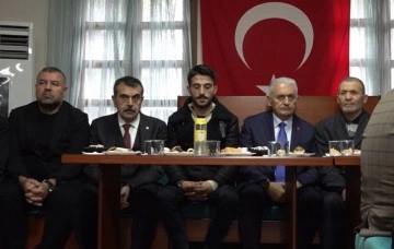 Bakan Tekin’den şehit ailesine taziye