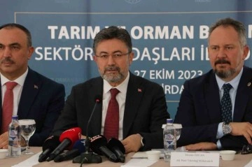 Bakan Yumaklı’dan ayçiçeği desteği açıklaması: "Bin 500 lira olarak yeniden belirledik"