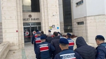 Balıkesir’de 9 düzensiz göçmen ve 6 organizatör yakalandı