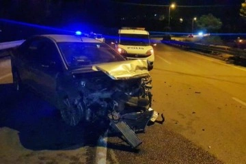 Bariyere çarpan otomobilin sürücüsü 2,44 promil alkollü çıktı