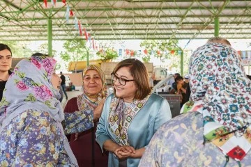 BAŞKAN ŞAHİN, KURBAN KESİM ALANLARINDAKİ GAZİ ŞEHİRLİLERLE BAYRAMLAŞTI