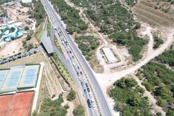 Bodrum’a 3 günde 75 bin araç giriş yaptı