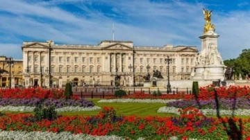 Buckingham Sarayı’nın önünde korkutan patlama