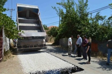 Büyükşehirden Salur Mahallesi’nde asfaltlama çalışması