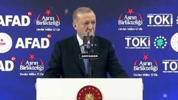 Cumhurbaşkanı Erdoğan Adıyaman'da deprem konutları teslim töreninde konuşuyor