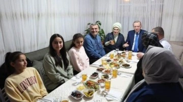 Cumhurbaşkanı Erdoğan ve eşi Emine Erdoğan, iftarda Taş ailesinin misafiri oldu