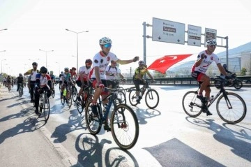 Cumhuriyet için Tophane’den Mudanya’ya pedal çevirdiler