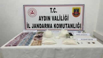 Didim’de otomobile zulalanmış 3,5 kilo uyuşturucu yakalandı