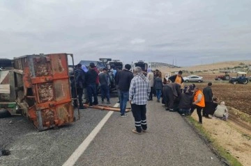 Diyarbakır’da tır ile traktör çarpıştı: 1 ölü, 1 yaralı