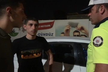 Drift yapmaktan ehliyetine el konulmuştu...Polislerle böyle pazarlık yaptı