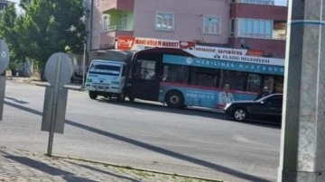 Elazığ’da halk otobüsü ile kamyonet çarpıştı: 9 yaralı