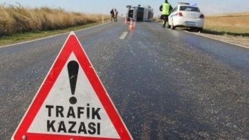 Elazığ'da takla atan araçtan yara almadan kurtuldu