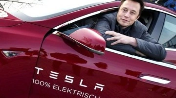 Elon Musk tarih verdi! Tesla ilk robot taksisini tanıtacak...