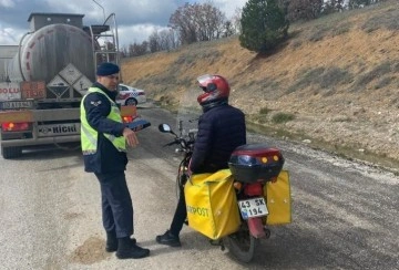 Emet’te jandarma trafik ekipleri denetimlerini aralıksız sürdürüyor