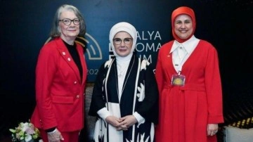 Emine Erdoğan Uluslararası Kızılay ve Kızılhaç Federasyonu Başkanı ile görüştü