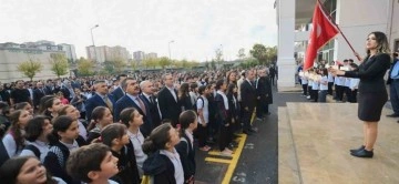 Erzincan’da Filistin için bayrak töreni ve saygı duruşu