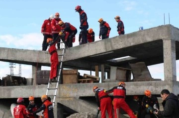 Erzincan’da gerçeği aratmayan deprem tatbikatı