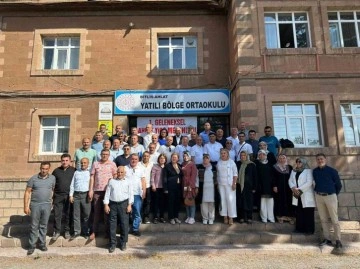 Eski mezunlar 38 yıl sonra buluştu