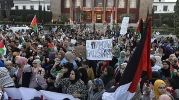 Fas'ta binler İsrail'i protesto etti