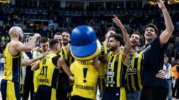 Fenerbahçe Beko'dan üçlük yağmuru. Baskonia karşısında galibiyet rekorlarla geldi