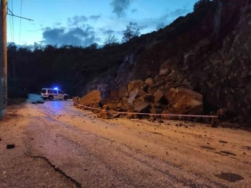 Fethiye’de Şiddetli Yağış Toprak Kaymasına Neden Oldu