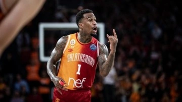 Galatasaray'da üç basketbolcu ile yollar ayrıldı