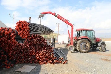 GAZİANTEP BÜYÜKŞEHİR, DEPREMDEN ETKİLENEN ÇİFTÇİLERE SULAMA SİSTEMİ DESTEĞİ VERİYOR